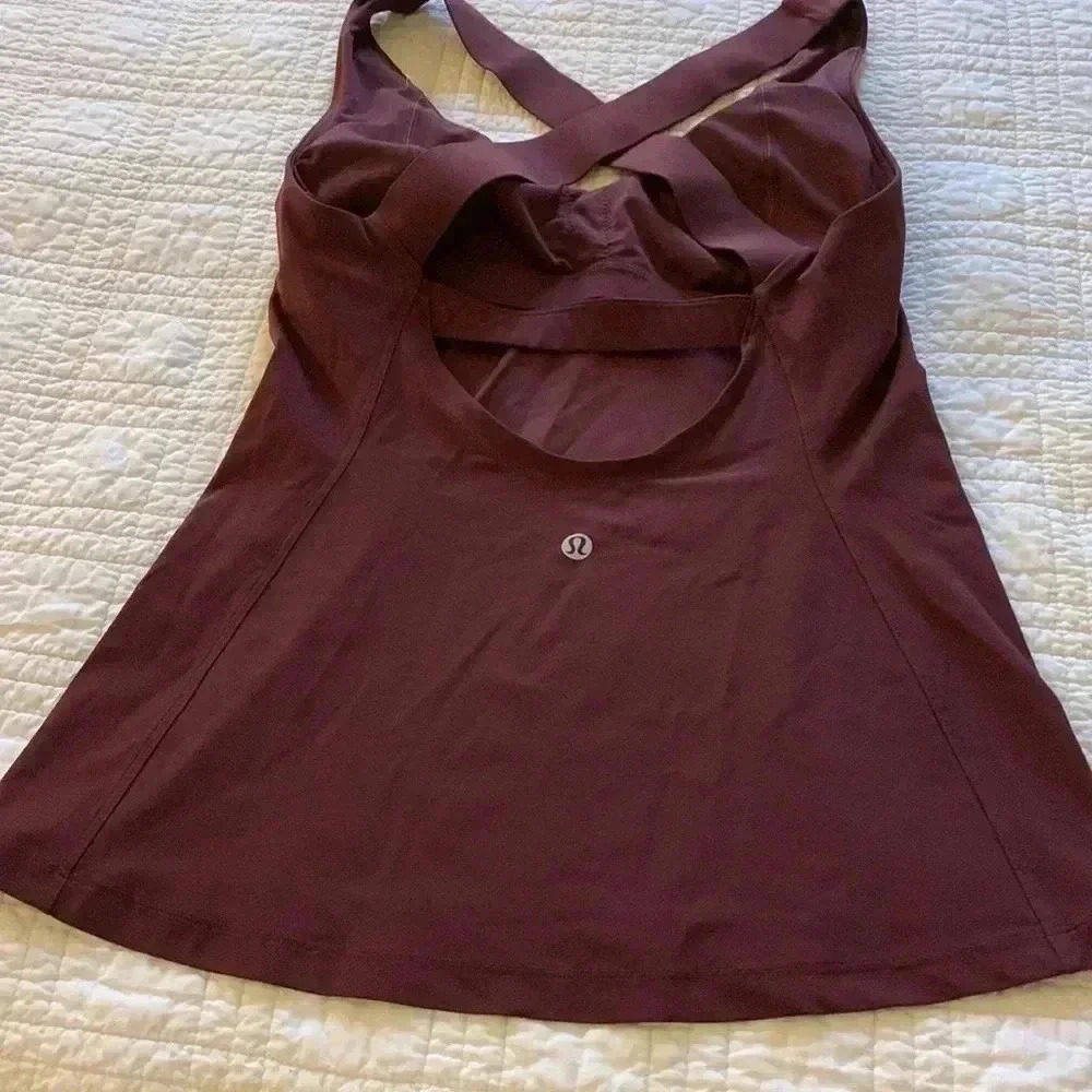 Lululemon - Picture 2 of 3